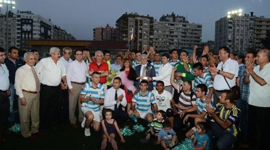 Şampiyona Kupasını Aldırmaz Verdi