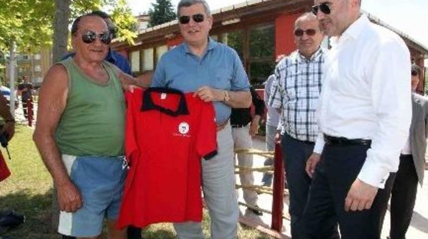 İhtiyar Delikanlıdan &Ouml;rnek Davranış