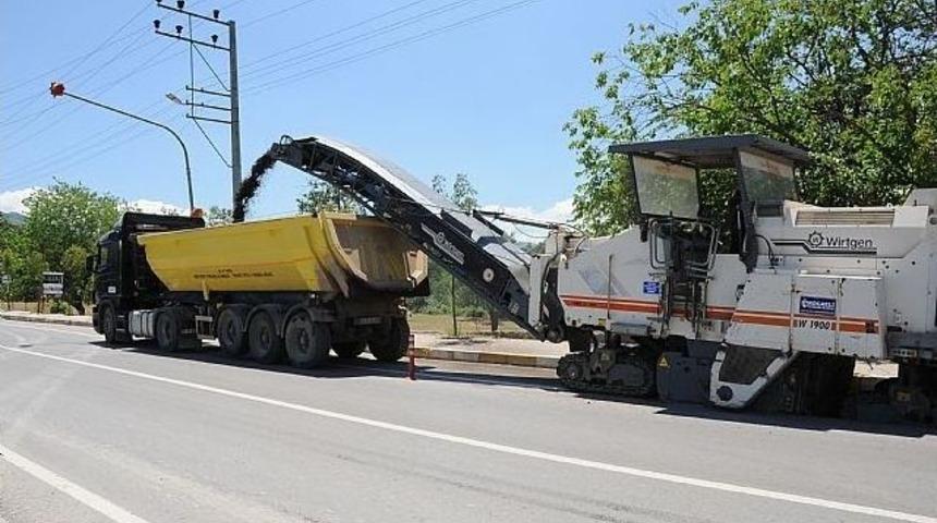 Başiskele'de Cadde Ve Sokaklar Asfaltlanıyor