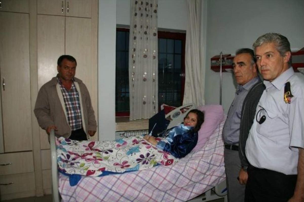 Kırıkları Mezuniyet T&ouml;renine Katılmasına Engel Olmadı