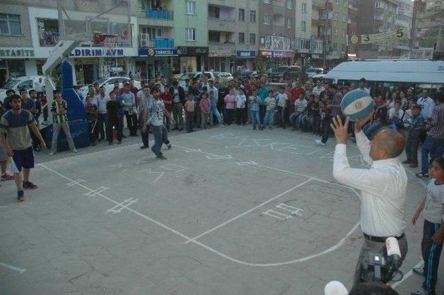Hakkari&rsquo;de Sokak Basketbolu Turnuvası 1