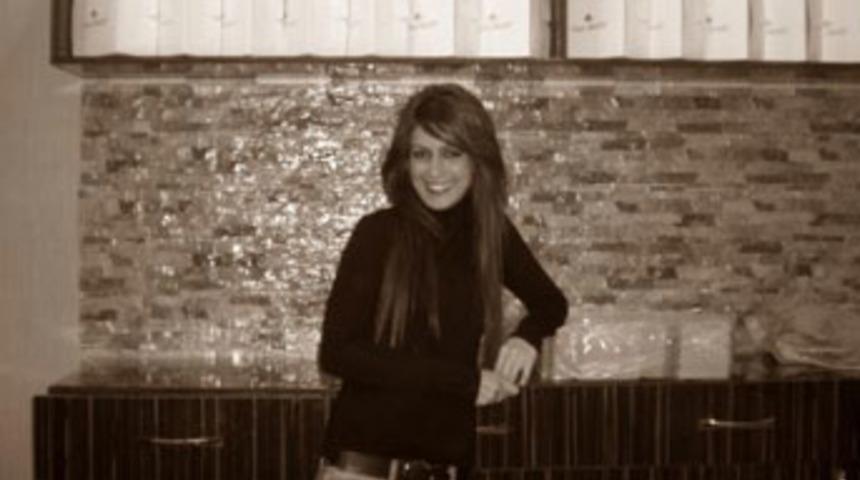 &Uuml;niversiteli Sultan botlarının bağıyla kendini astı