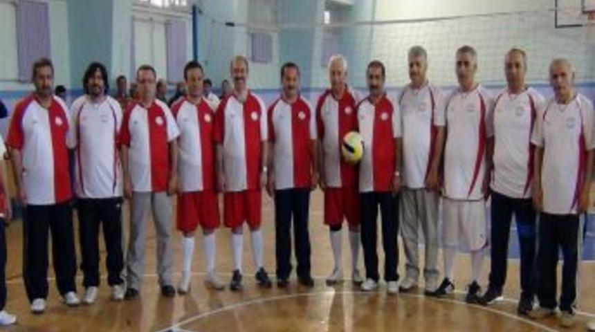 Muş'ta Voleybol Turnuvası Yapıldı
