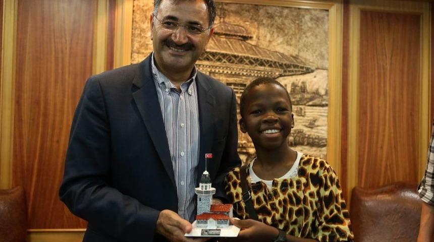 Türkçe Olimpiyatları Çocukları Üsküdar Belediyesi'ni Ziyaret Etti