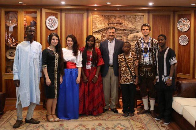 Türkçe Olimpiyatları Çocukları Üsküdar Belediyesi ni Ziyaret Etti 1