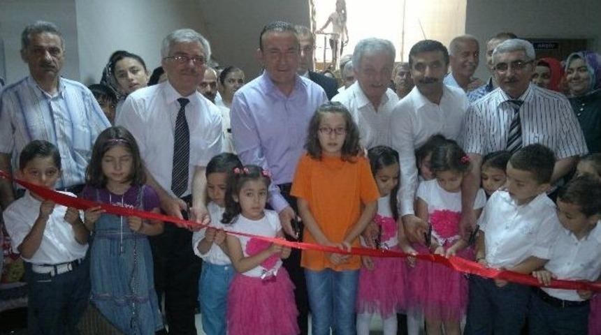 Bir Salon Da Yarbay Refik Cesur’a