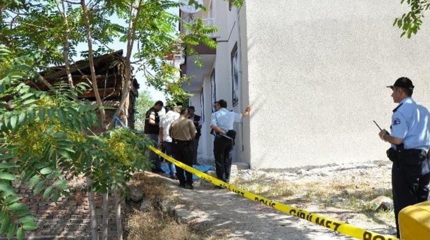 Kırıkkale'de 4. Kattan D&uuml;şen Yaşlı Kadın &Ouml;ld&uuml;