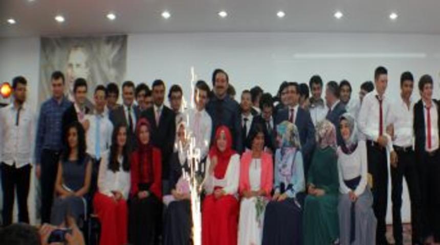 &Ouml;zel Kızılırmak'ta Mezuniyet Coşkusu