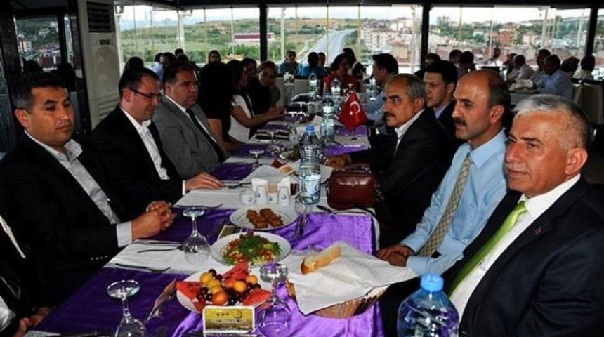 Tosya&rsquo;da Jandarma Komutanı Ve Savcılar İ&ccedil;in Veda Yemeği D&uuml;zenlendi