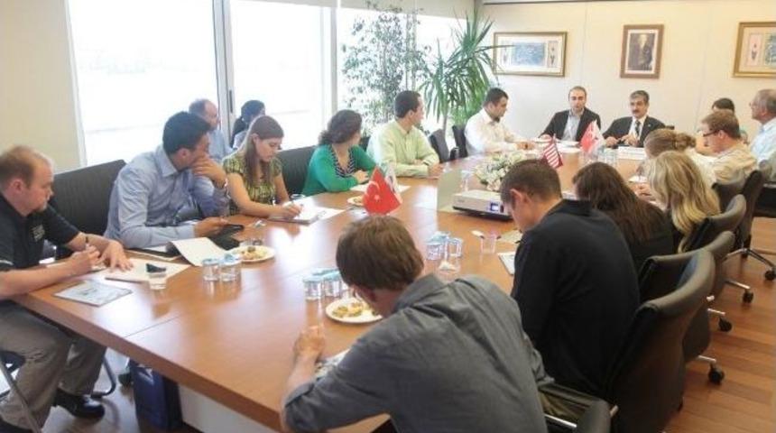 Abd&rsquo;li &Ouml;ğrencilere Yerel Y&ouml;netim Ve Ekonomi Dersi