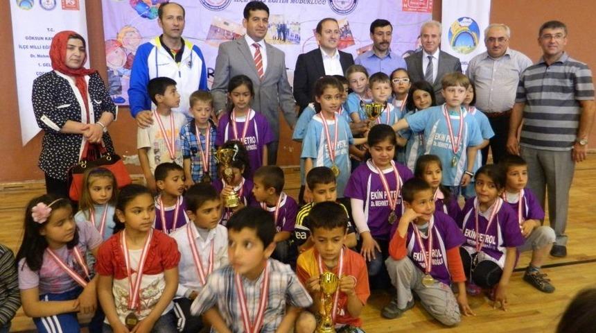 G&ouml;ksun'da Geleneksel &Ccedil;ocuk Oyunları Şenliği Yapıldı