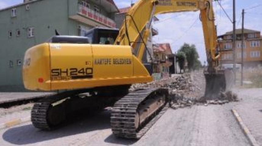 Mithitpaşa Caddesi Asfalta Hazırlanıyor