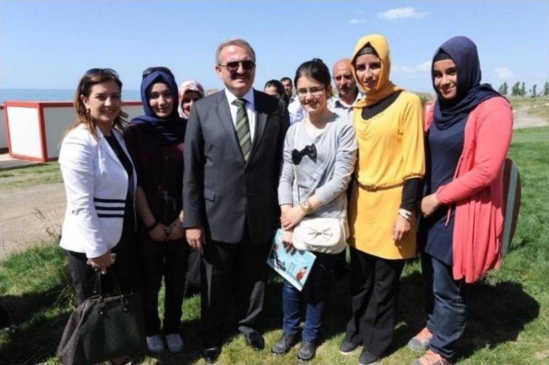 Van&rsquo;da &ldquo;y&uuml;z G&uuml;ler Y&uuml;z&rdquo; Projesi Tanışma Toplantısı Yapıldı