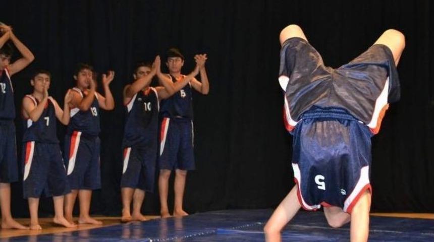 Yurt &Ccedil;ocuklarından Yıl Sonu Etkinliği