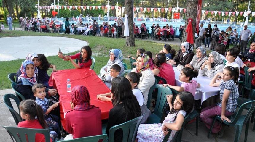 Engelli Ve Yaşlı Aileleri Piknikte Buluştu