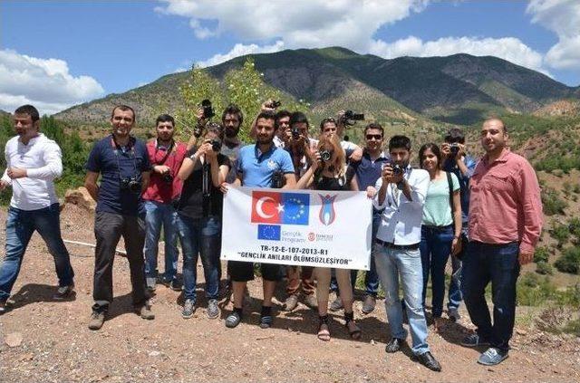 Gen&ccedil;ler Anılarını &Ouml;l&uuml;ms&uuml;zleştiriyor 1