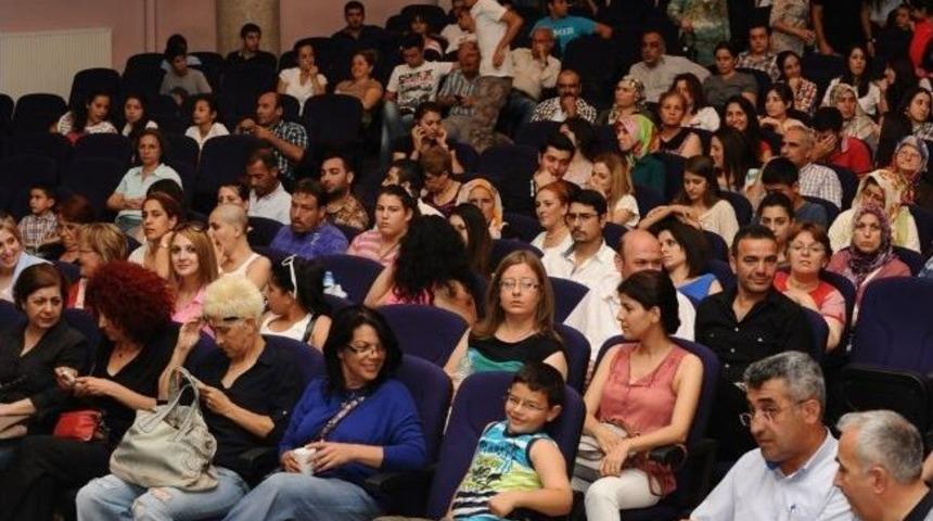 Alkışlar Sanatsever Gen&ccedil;ler İ&ccedil;in