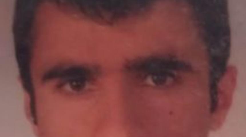 Serinlemek İ&ccedil;in Denize Giren &Uuml;niversite &Ouml;ğrencisi &Ouml;ld&uuml;