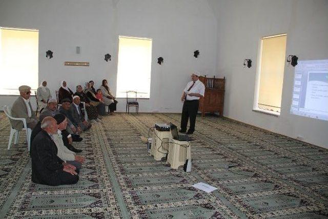 Pınarbaşı İl&ccedil;esinde Hacı Adaylarına Seminer Verildi 2