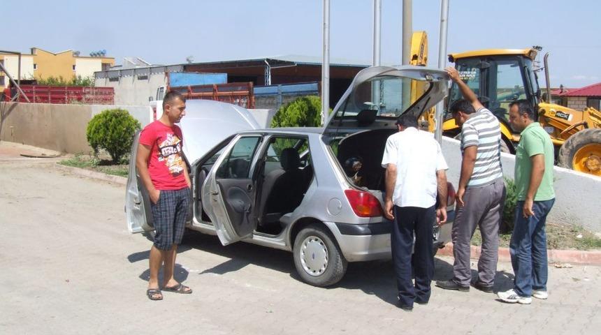 Yılan Giren Aracını Satlığa &Ccedil;ıkardı