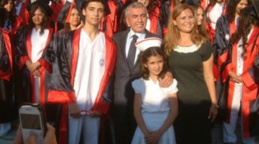 Burhaniyeli &Ouml;ğretmenin En Mutlu G&uuml;n&uuml;