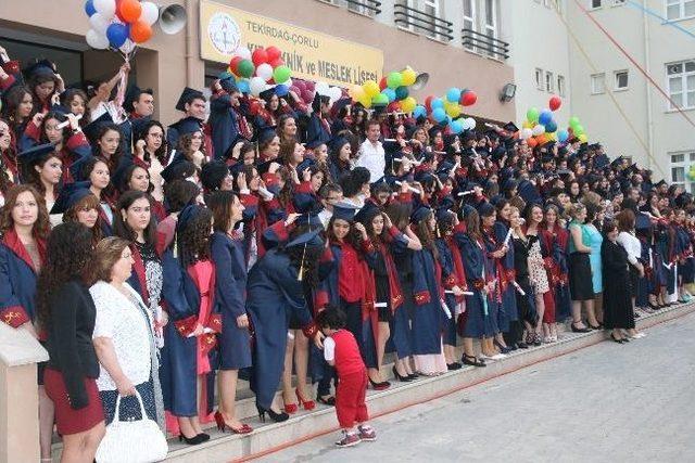 Kız Meslek Ve Kız Teknik Lisesinden Mezuniyet Coşkusu 1