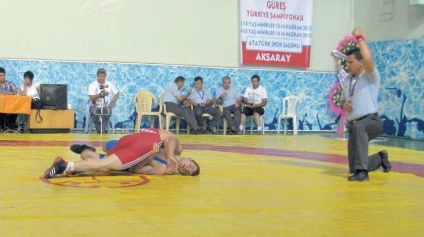 Aksaray&rsquo;da G&uuml;reş Şampiyonası S&uuml;r&uuml;yor