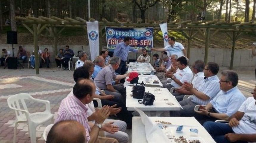 Gediz Eğitim-bir-sen &Uuml;yeleri Yıl Sonu Pikniğinde Buluştu