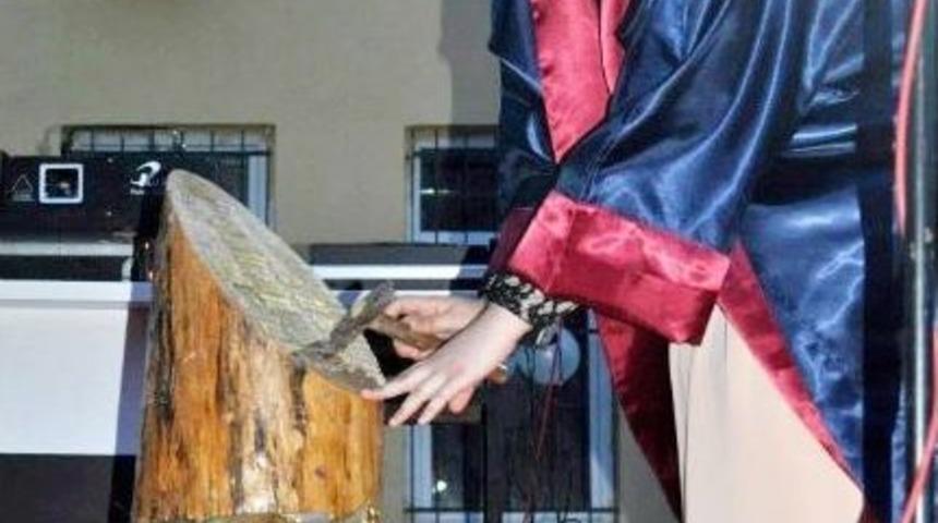 Ahmet R&uuml;şt&uuml; Lisesi&rsquo;nde Mezuniyet Coşkusu