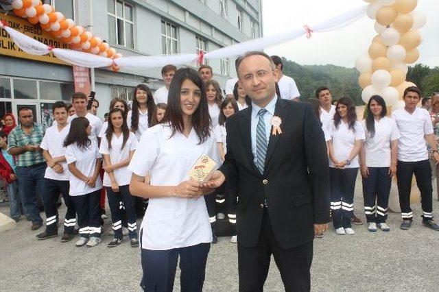 Geleceğin Sağlıkçıları Törenle Uğurlandı 2