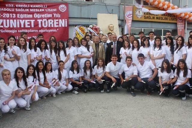 Geleceğin Sağlık&ccedil;ıları T&ouml;renle Uğurlandı 3