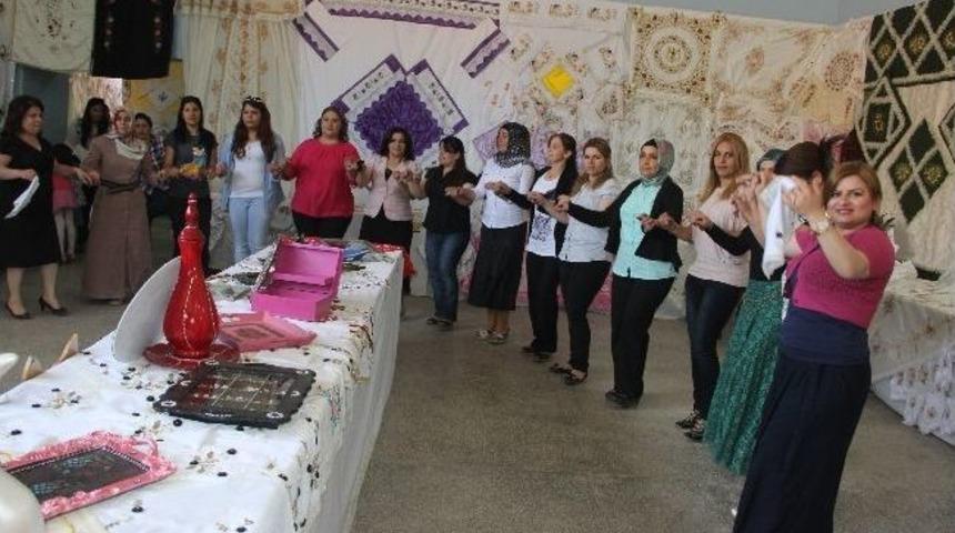 Hem&rsquo;in Yılsonu Sergisi Halaylarla Sona Erdi