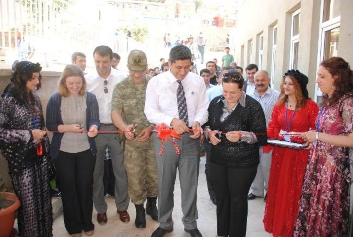 Şemdinli Halk Eğitim Merkez M&uuml;d&uuml;rl&uuml;ğ&uuml; Yıl Sonu Sergisi D&uuml;zenlendi