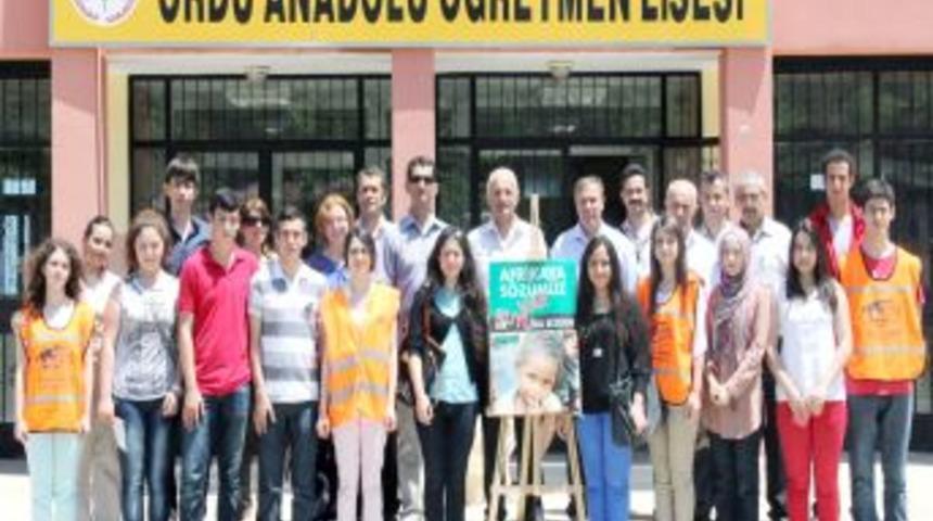 Lise &Ouml;ğrencileri Afrikalı &Ccedil;ocukların Susuz Kalmaması I&ccedil;in Kermes D&uuml;zenledi