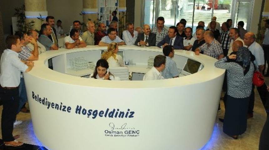 M&uuml;teahhitler, Canik'in Yeni Binasını Gezdi