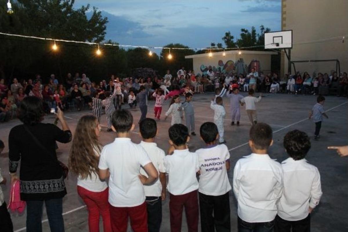 10 Bin Kapak Topladı, &Ouml;d&uuml;l&uuml; Aldı