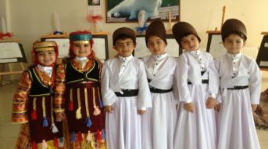 Erciş &Ouml;zel Serhat İlk&ouml;ğretim Okulu &Ouml;ğrencileri Yılsonu Sergisi A&ccedil;tı