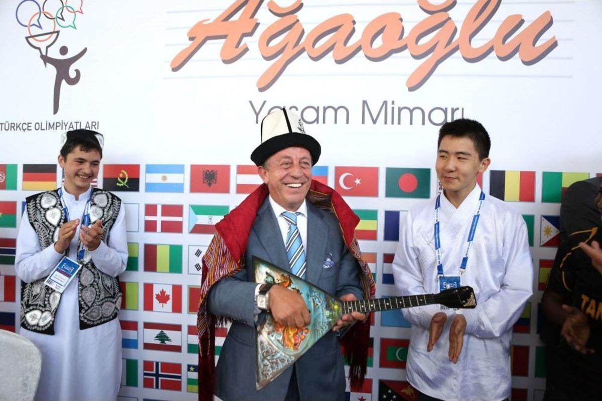 Olimpiyat &Ccedil;ocuklarıyla Buluşan Ağaoğlu: D&uuml;nya Barışına B&uuml;y&uuml;k Hizmet Ediyorlar