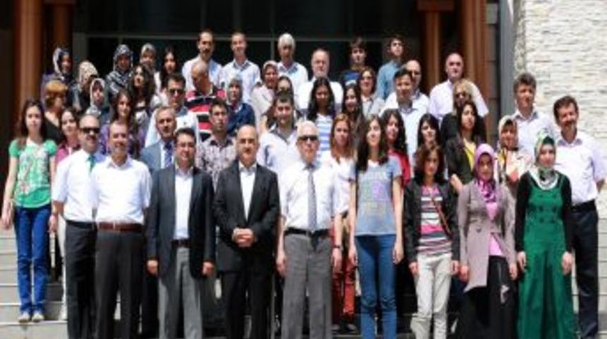 Talas'ta Başarılı &Ouml;ğrencilere &Ouml;d&uuml;l