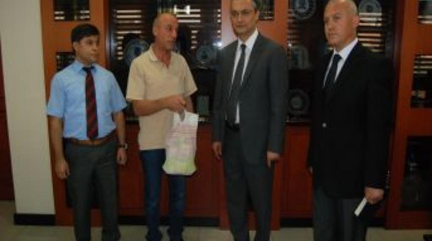 Parasını &Ccedil;alan Kapka&ccedil;&ccedil;ıları Koşarak Yakalayamadı, Imdadına Polis Yetişti