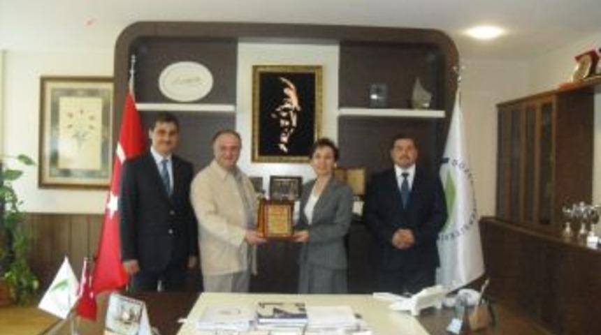 Düsiad’dan Rektör’e Plaket