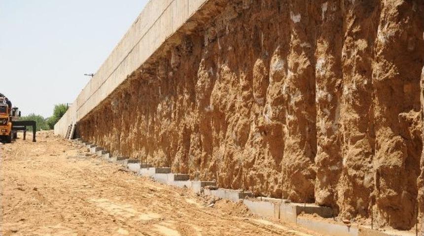 Battı- &Ccedil;ıktının İ&ccedil; Cephe Panelleri Yerleştiriliyor