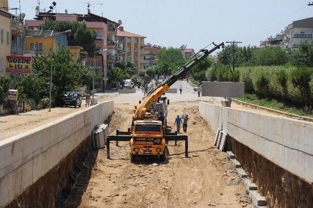 Battı- Çıktının İç Cephe Panelleri Yerleştiriliyor