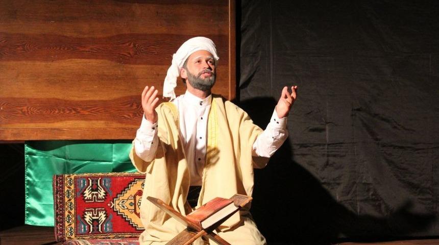 Fetih 1453 Adlı Tiyatro G&ouml;sterisi B&uuml;y&uuml;k Alkış Aldı