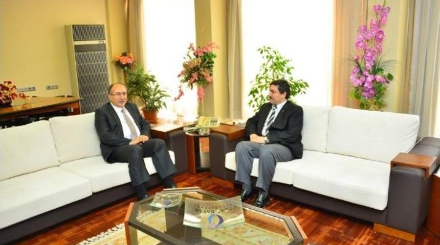 Vali Savaş&rsquo;dan Rekt&ouml;r Pakdemirli&rsquo;ye İade-i Ziyaret