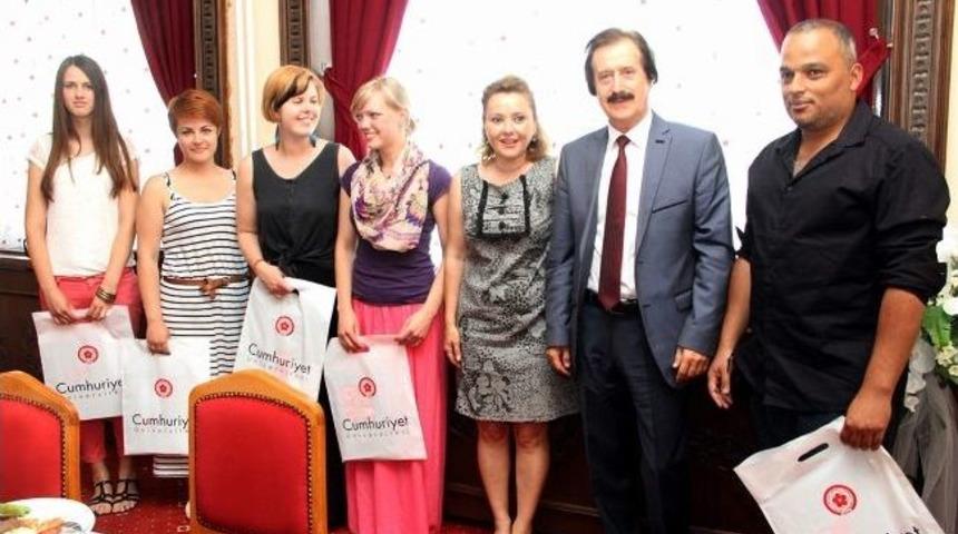 Yabancı &Ouml;ğrenciler Cumhuriyet &Uuml;niversitesi&rsquo;nin Misafiri Oldu