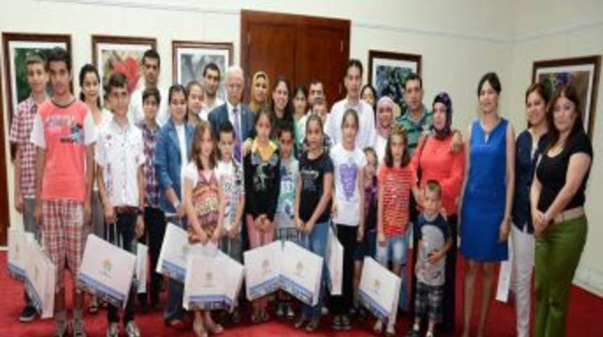 Zihni Aldırmaz, &Ouml;ğrencileri &Ouml;d&uuml;llendirdi