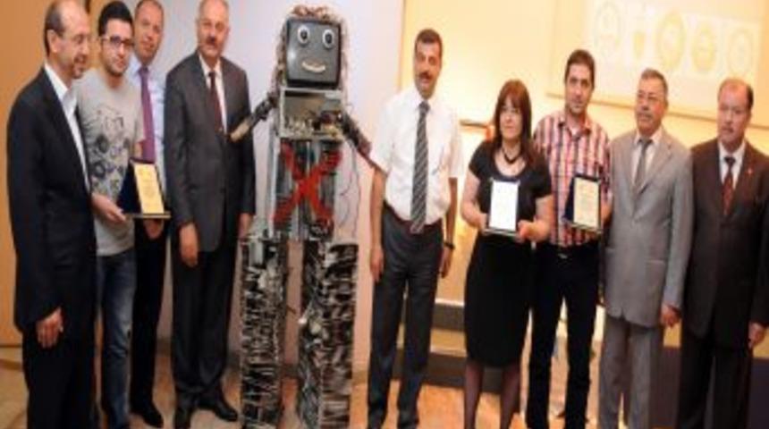 Elektrik-Elektronik Atıkları Projesi'ne Destek Veren Firmalar &Ouml;d&uuml;llendirildi