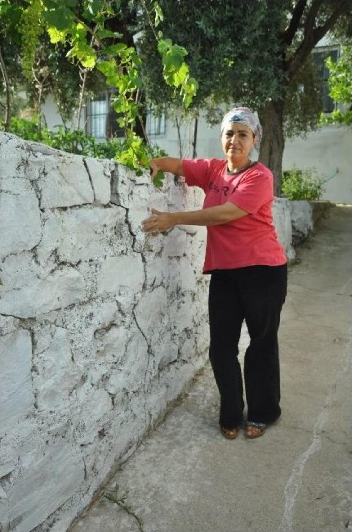 Bu Yol Mahallelinin Uykularını Ka&ccedil;ırıyor