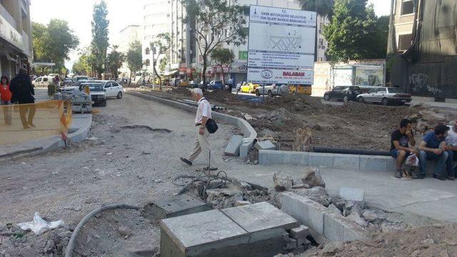 Esnaftan ‘İş Yerimin Önü Haftalarca Kazılı Kalmasın Tepkisi 2